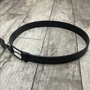Hugo Embossed Black Leather Men's Belt size 32 NWT